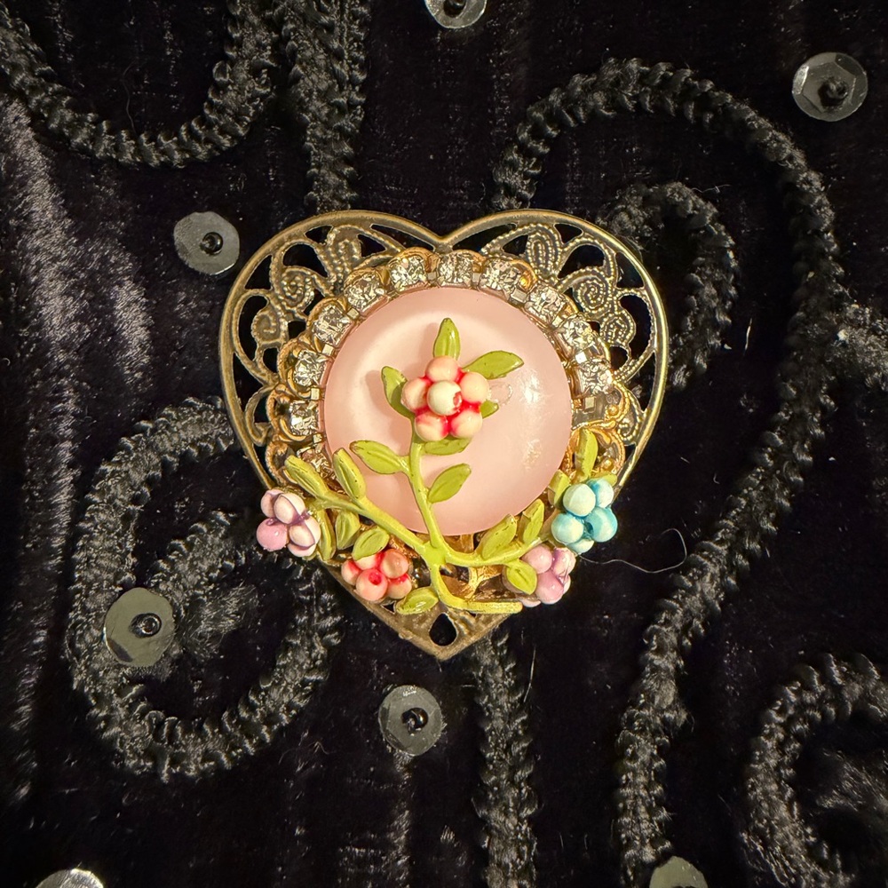 OOAK Vintage-Style Pink Floral Heart Brooch - Unbranded